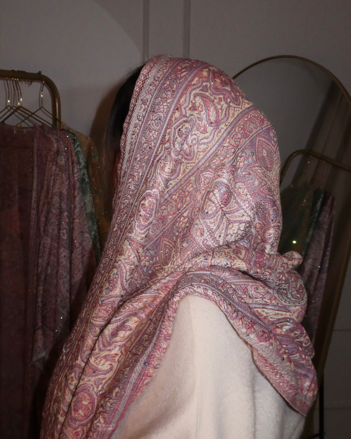 Hijab im Pashmina-Look